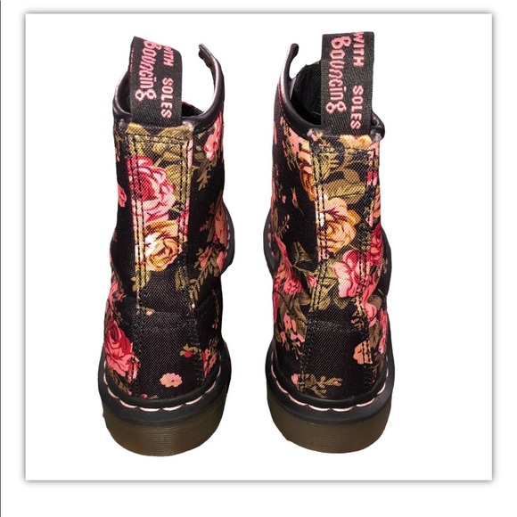 Doc Martens Pascal Floral canvas Combat Boots Sz 7 11821 Pink Black like new - Picture 4 of 7